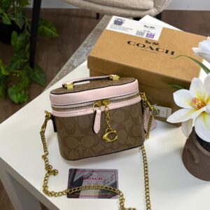 Light Pink / Beigeكوتش مع الملحقات
