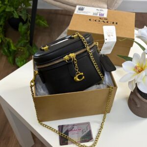 Black & Blackكوتش مع الملحقات