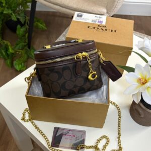 Dark Brownكوتش مع الملحقات