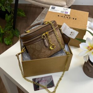 Brownكوتش مع الملحقات