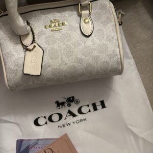 Whiteكوتش روان